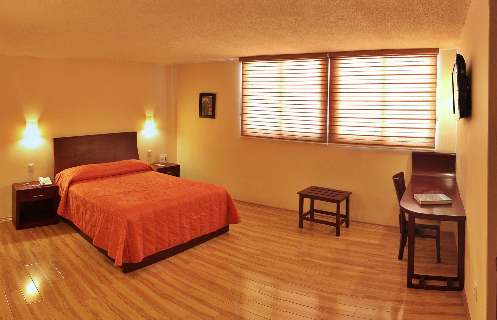 Hotel Cr Tehuacán Zewnętrze zdjęcie