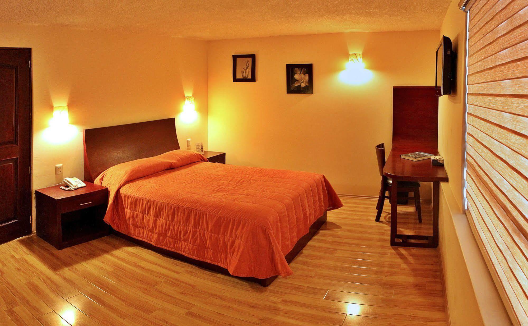 Hotel Cr Tehuacán Zewnętrze zdjęcie